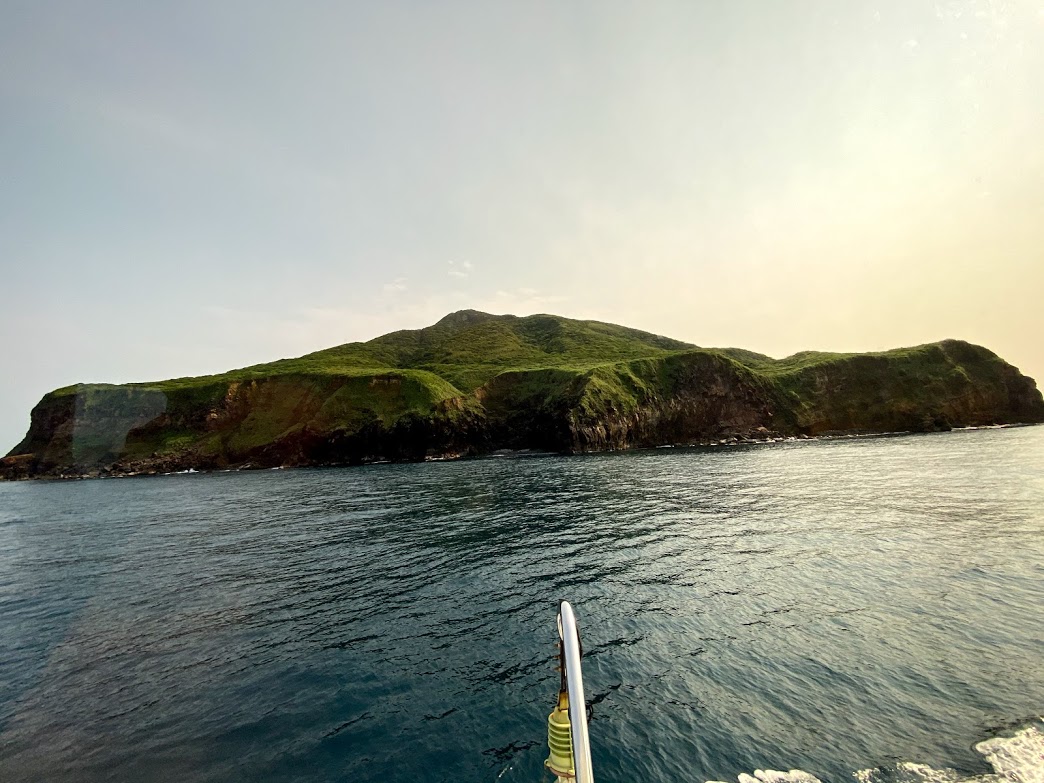 【龜山島的美麗與哀愁】之二:「龜首」岩石崩落!龜山島不像龜山島? - https://www.watchmedia01.com