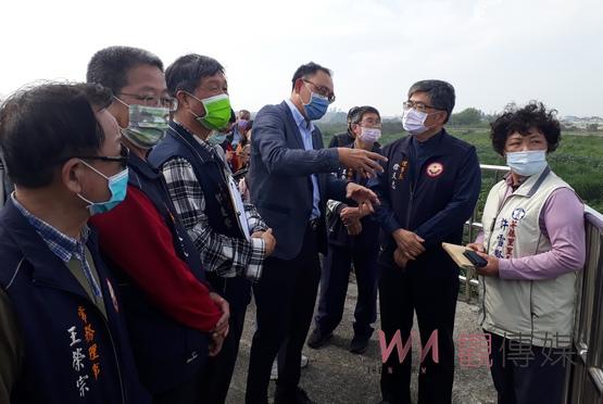 荖藤里牛稠溪堤防道因圳溝阻隔 嘉邑行善團會勘爭取步橋串連 - https://www.watchmedia01.com